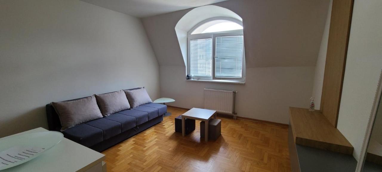 Cozy Studio Apartment At Center Of Bijeljina Exteriör bild